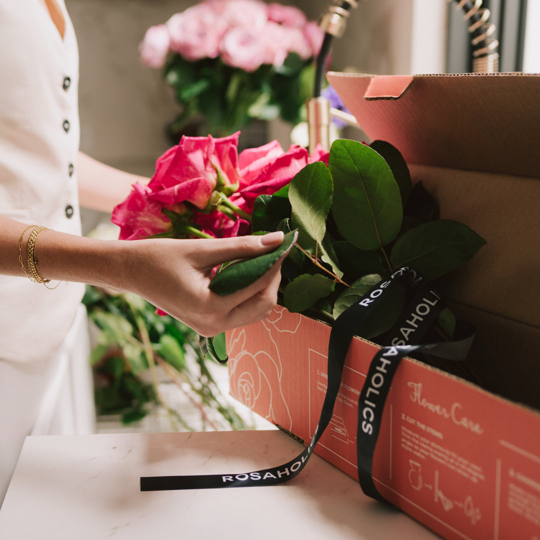 Eve Bouquet Green and Red Roses Rosaholics - Main Image