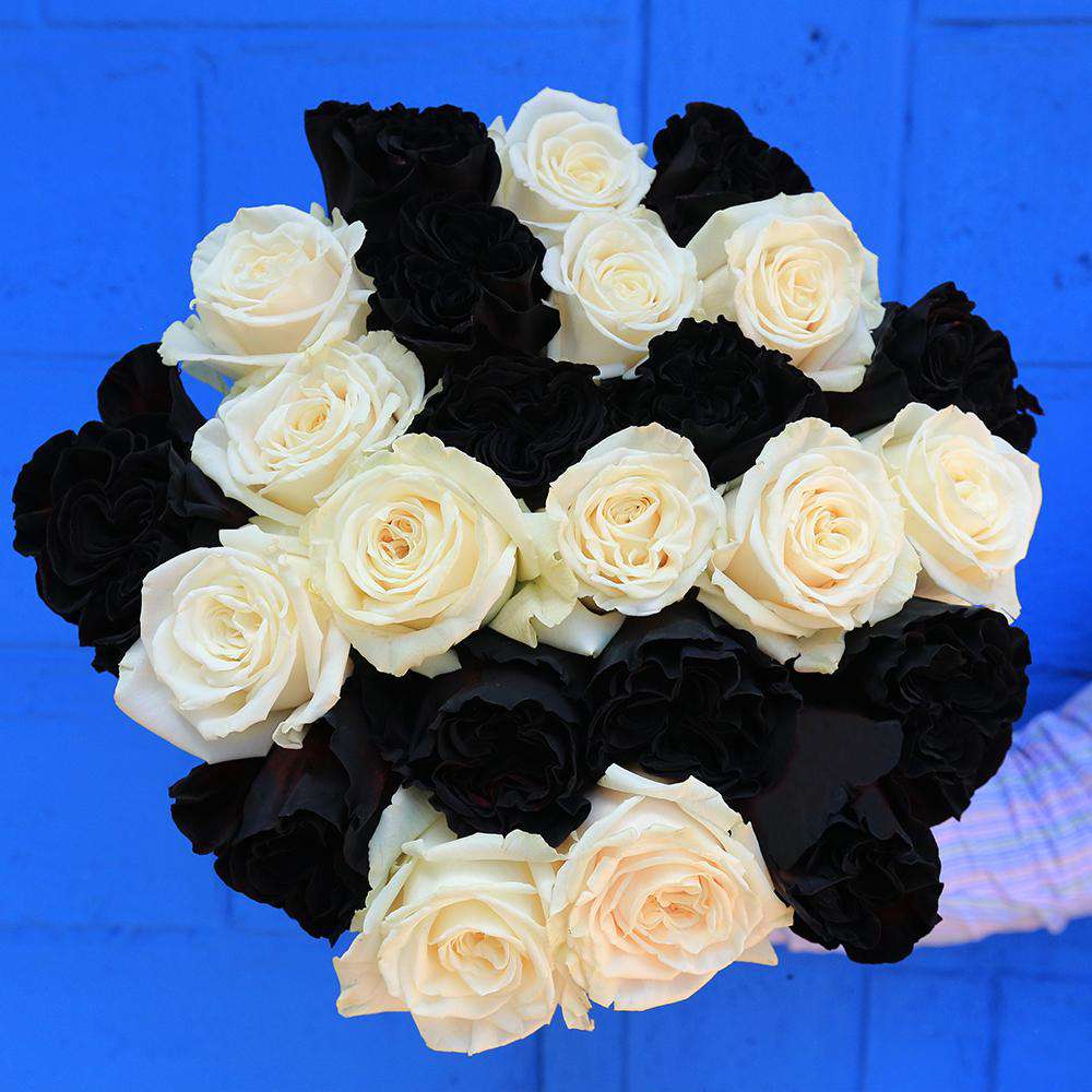 Ghost (exclusive) Halloween Rose Bouquet - Rosaholics