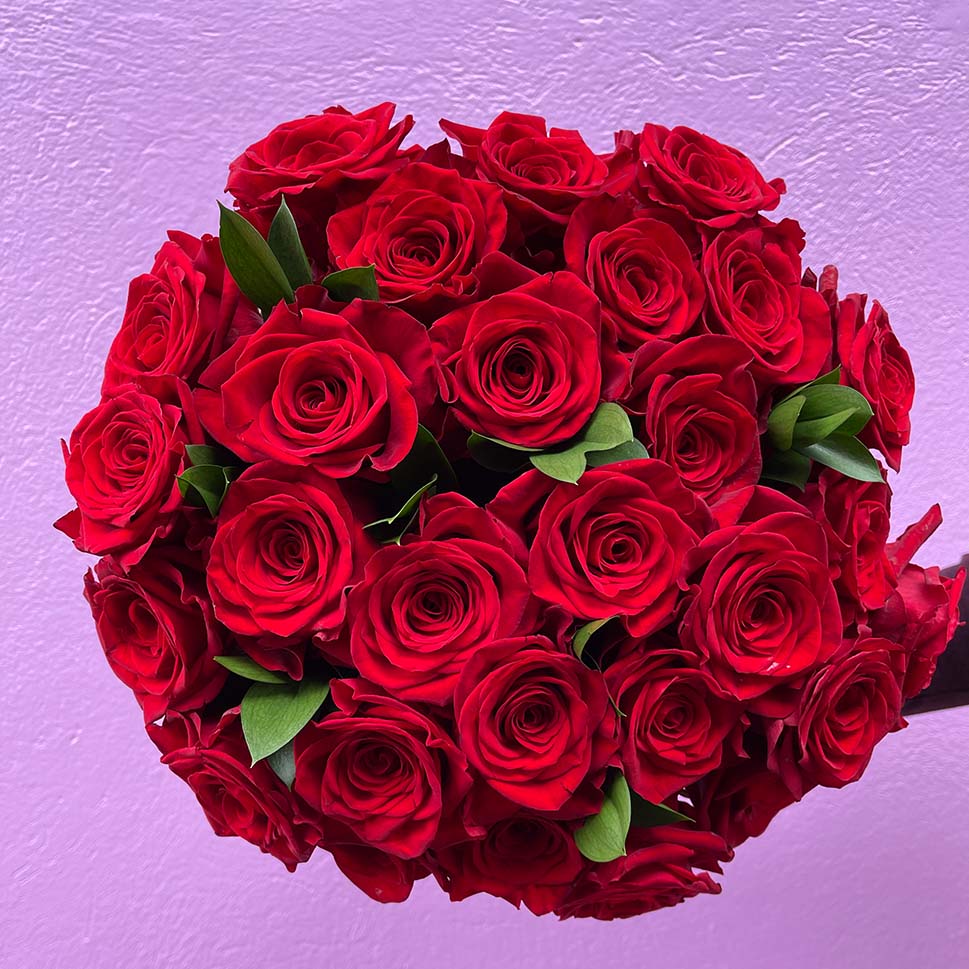 Classic Red Rose Bouquet | Fresh Roses Delivery – Rosaholics