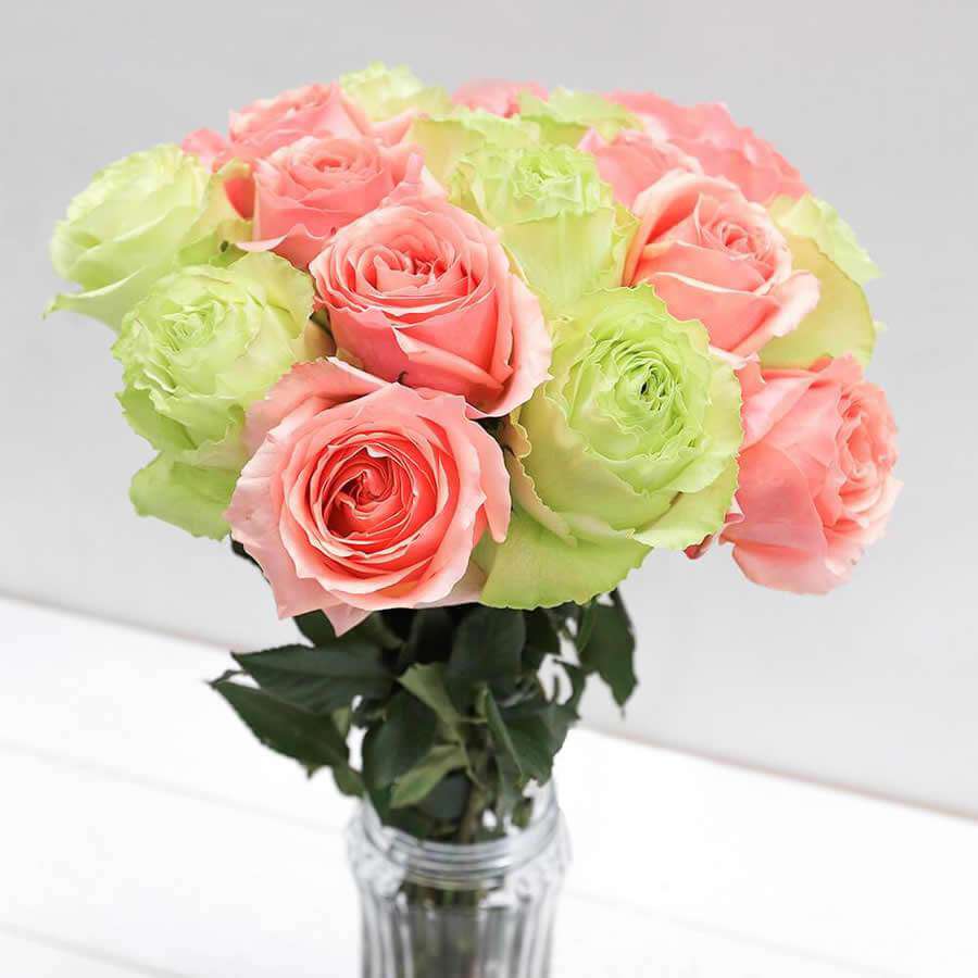 Sweet & Sour Rose Bouquet in Vase - Rosaholics